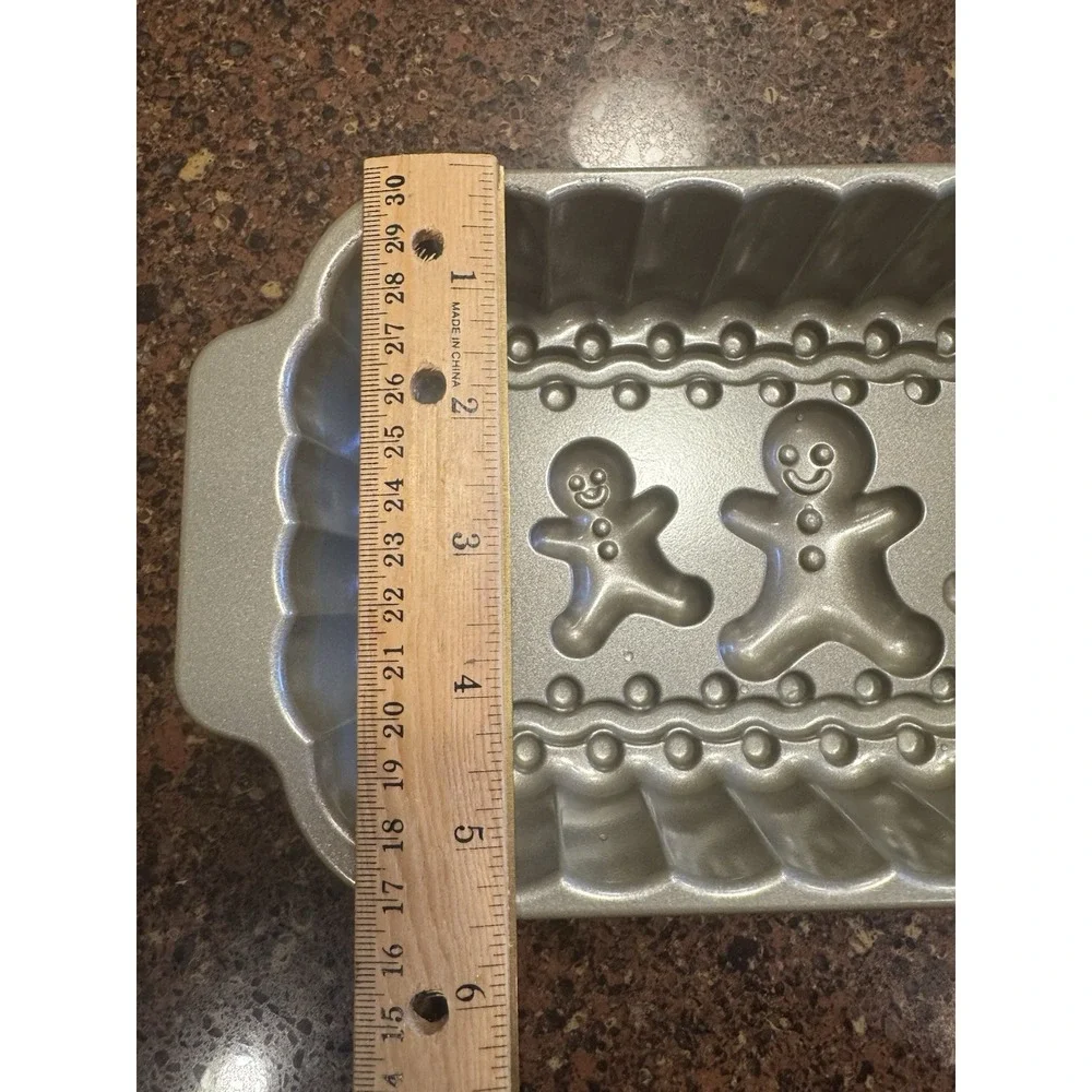 Nordic Ware Gingerbread Loaf Pan 6 Cup Cast Aluminum Christmas Cake Mold